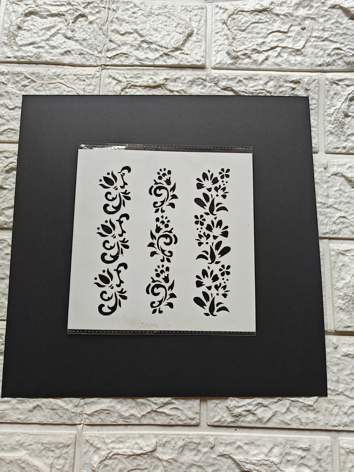 3 flower border stencil 15cm*15cm
