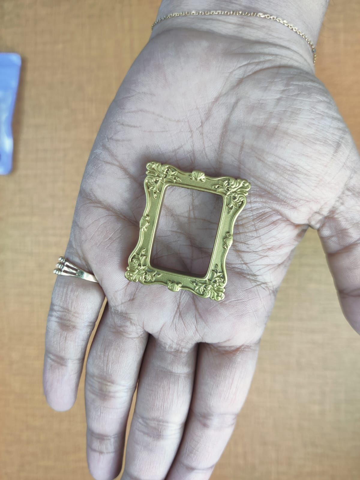 Frame Embellishment - Golden